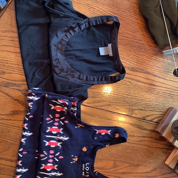 TWO Women’s summer top BUNDLE. Both size xs. Ann Taylor/Loft - Picture 5 of 5